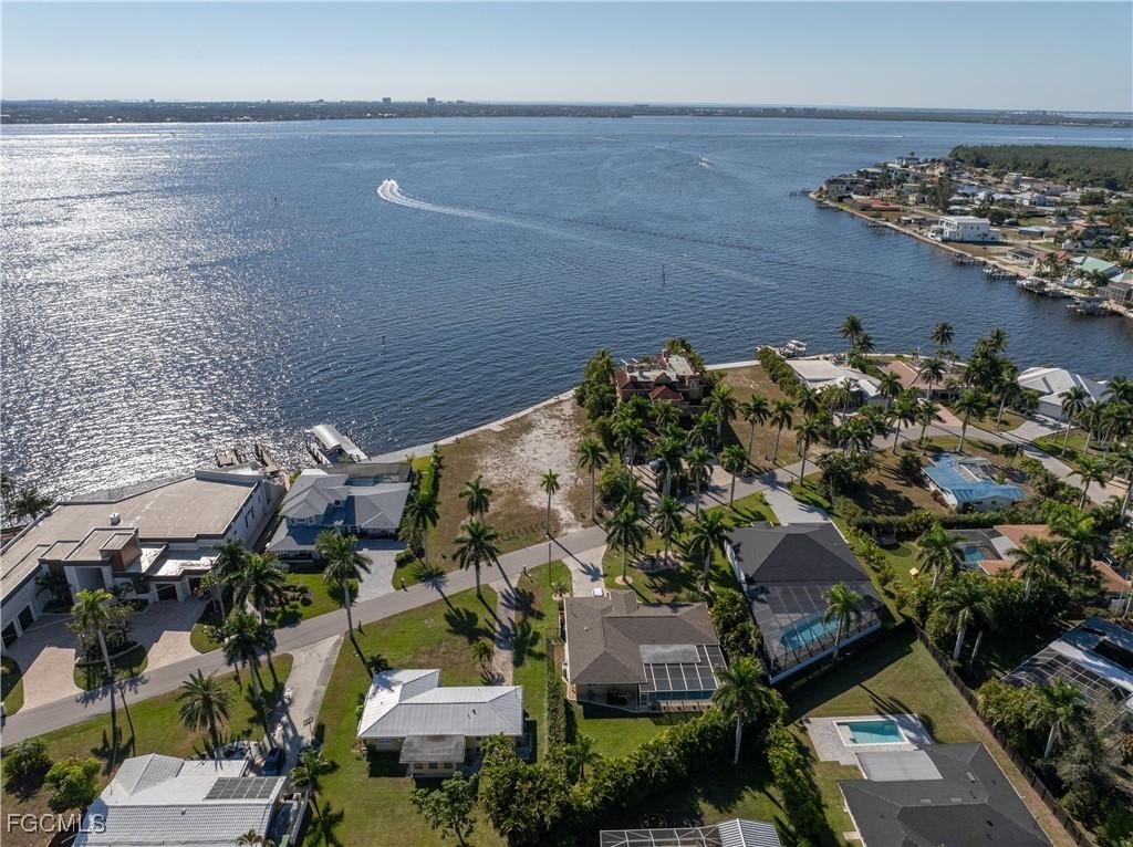 238 Bayshore Dr., Cape Coral, FL 33904