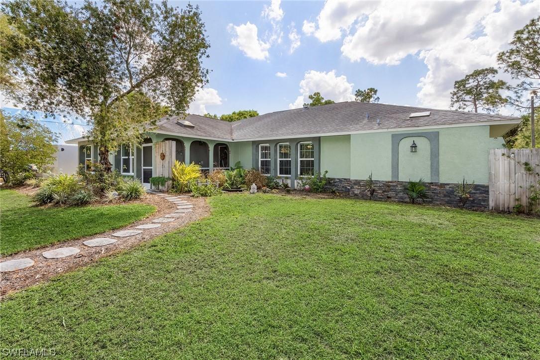 505 Thompson Ave., Lehigh Acres, FL 33972