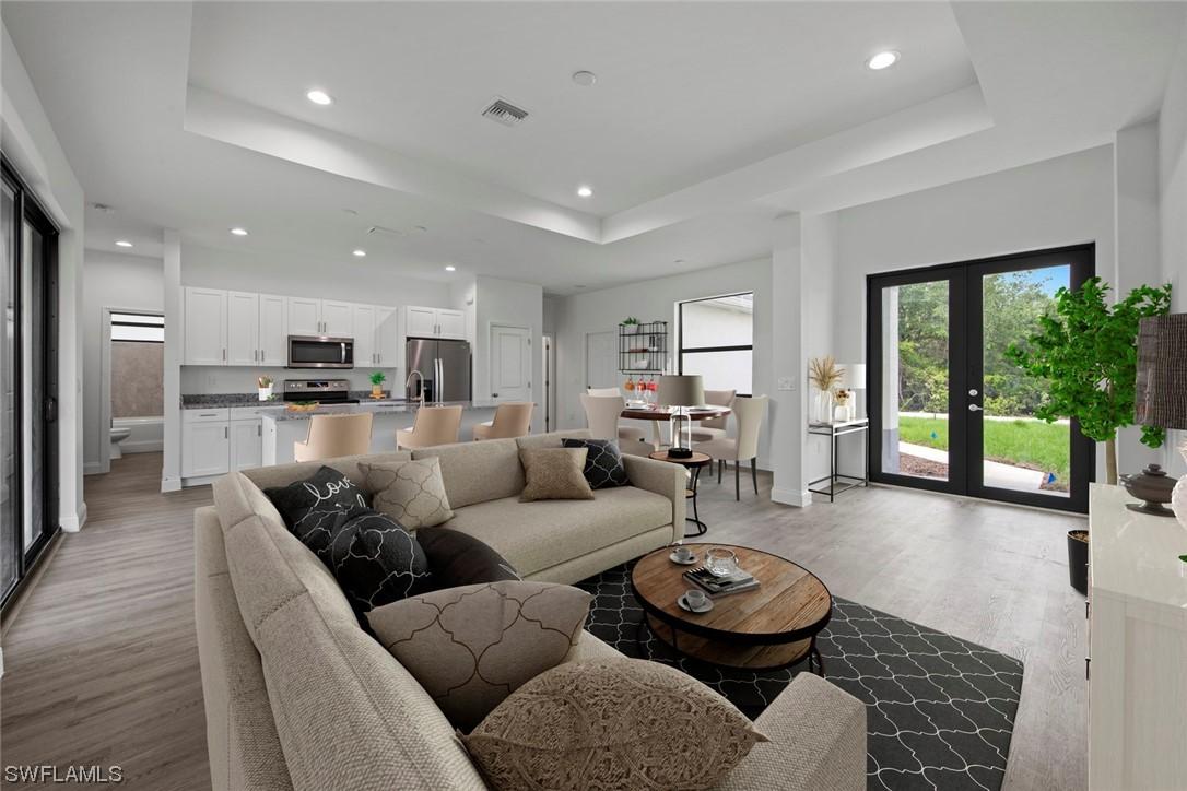 369 Ranier Ave., Lehigh Acres, FL 33974