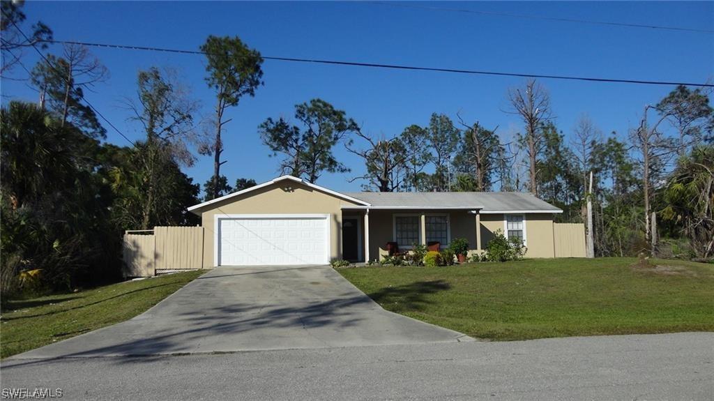 2710 Rena Ln., Lehigh Acres, FL 33971