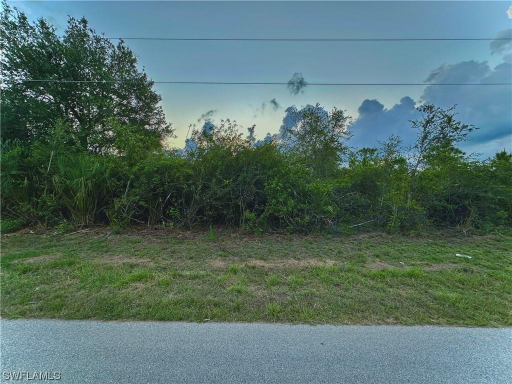 550 Redwood Ave., Lehigh Acres, FL 33974