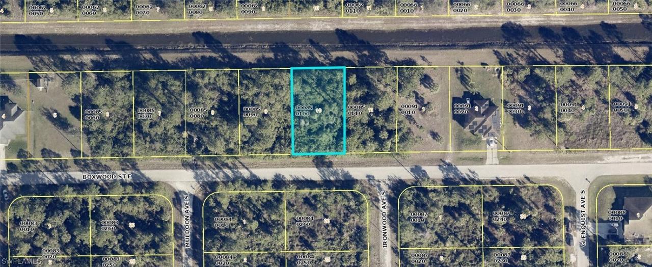1227 Boxwood St., Lehigh Acres, FL 33974