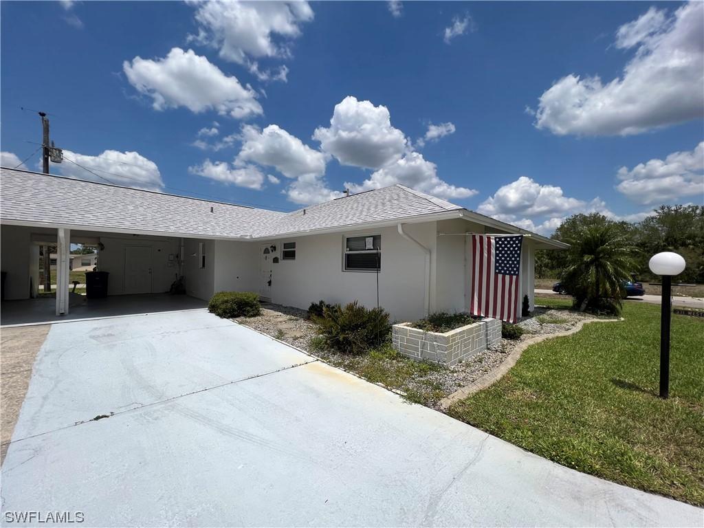371 Westpark Rd., Lehigh Acres, FL 33936