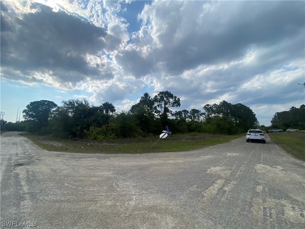 652 Crossarm Ave., Lehigh Acres, FL 33974