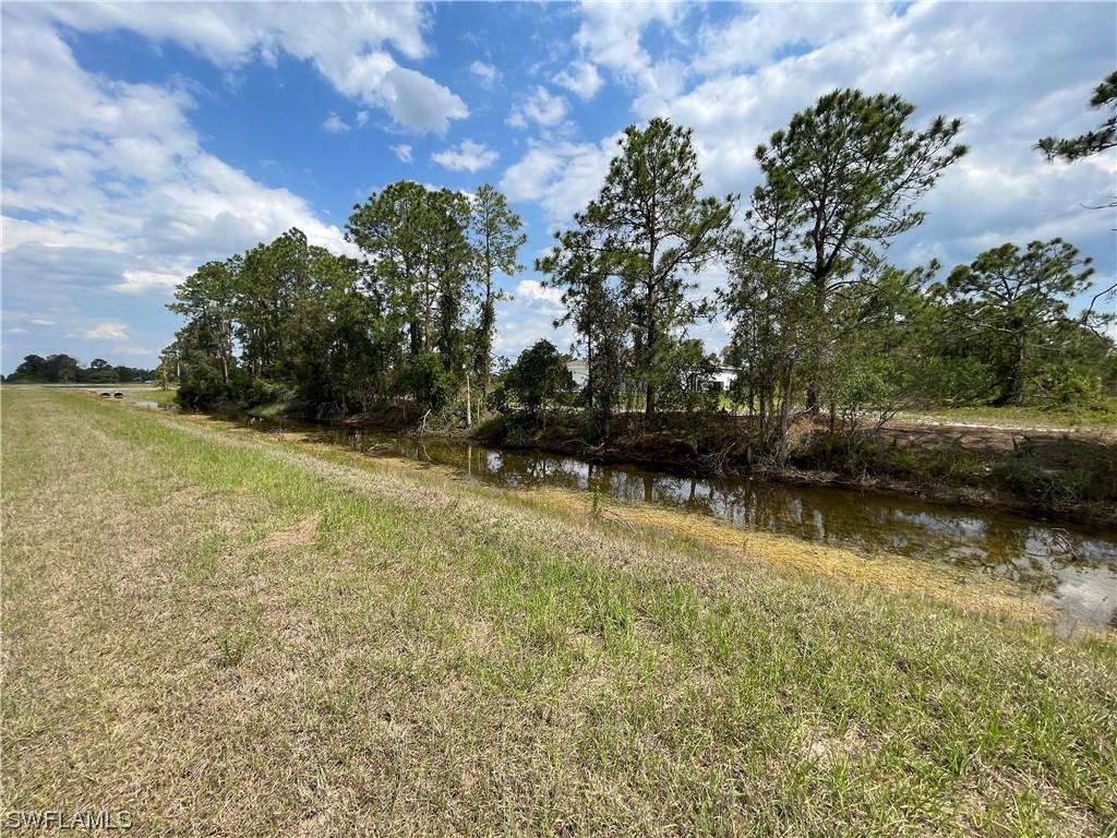 850 Foxtail St., Lehigh Acres, FL 33974