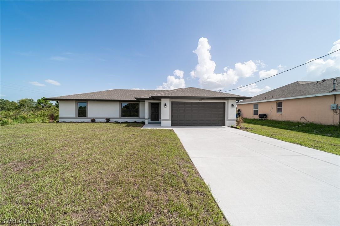 812 Mckinley Ave., Lehigh Acres, FL 33972