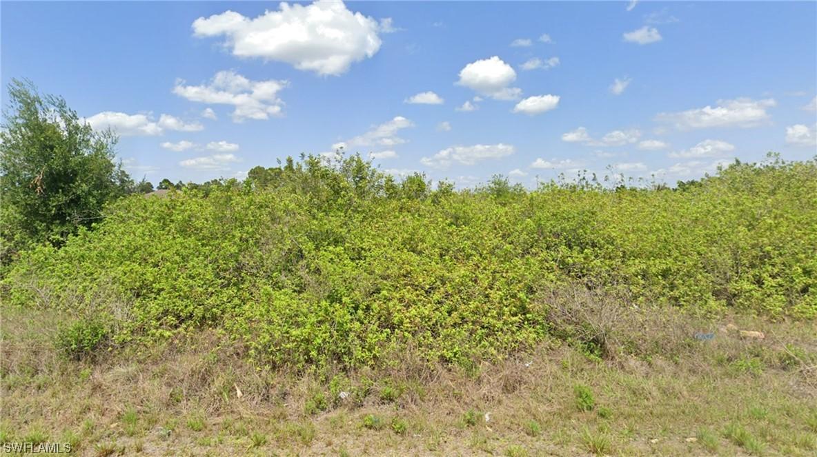 329 Pinehurst Ave., Lehigh Acres, FL 33974