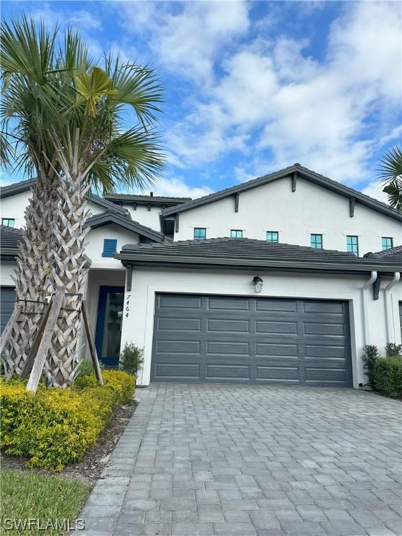 7464 Rockefeller Dr., Naples, FL 34119