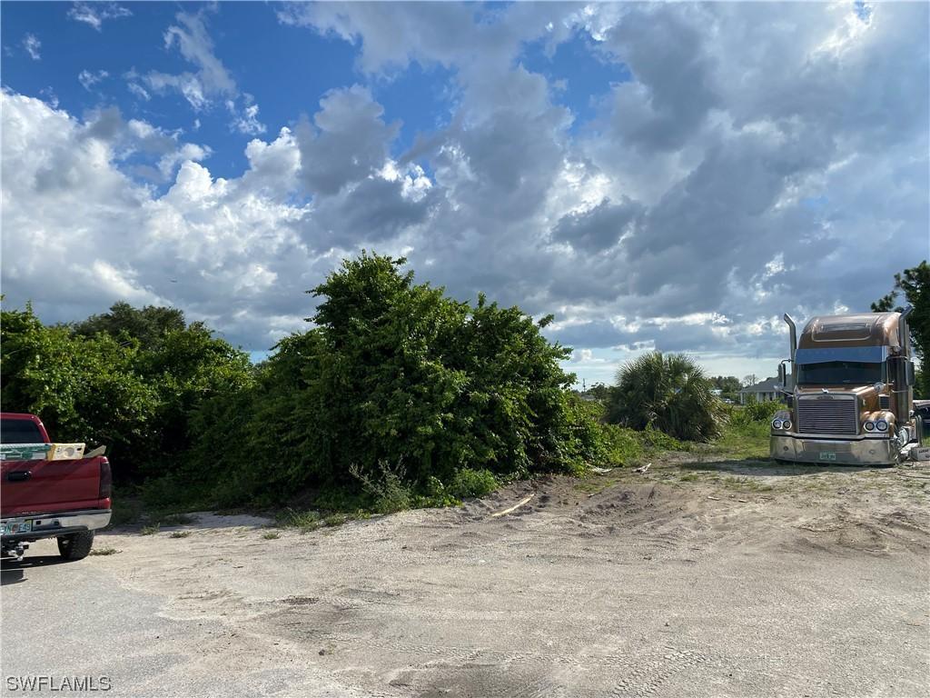 4608 Gene Ave., Lehigh Acres, FL 33976