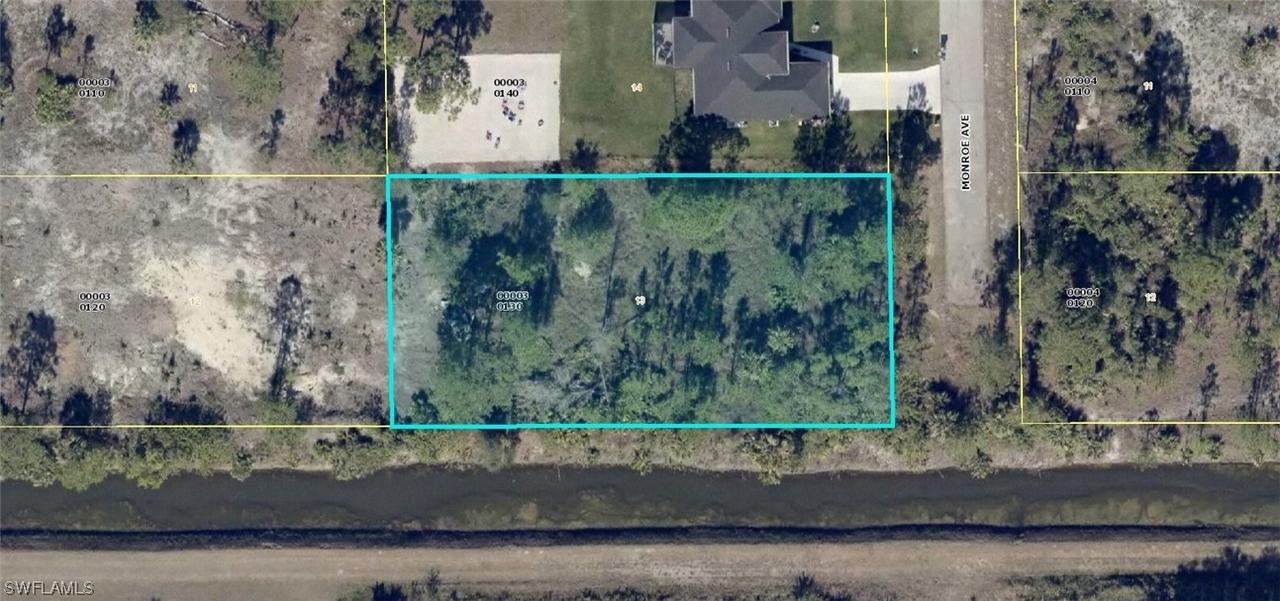 401 Monroe Ave., Lehigh Acres, FL 33972