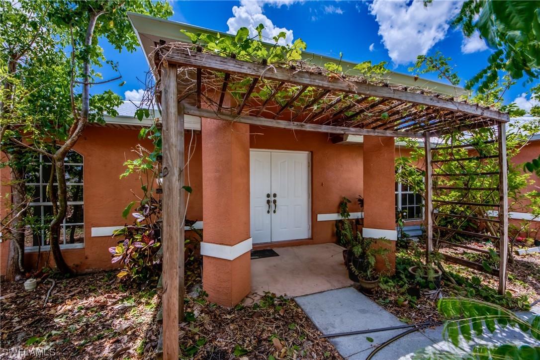 2833 NW 4th Ave., Cape Coral, FL 33993