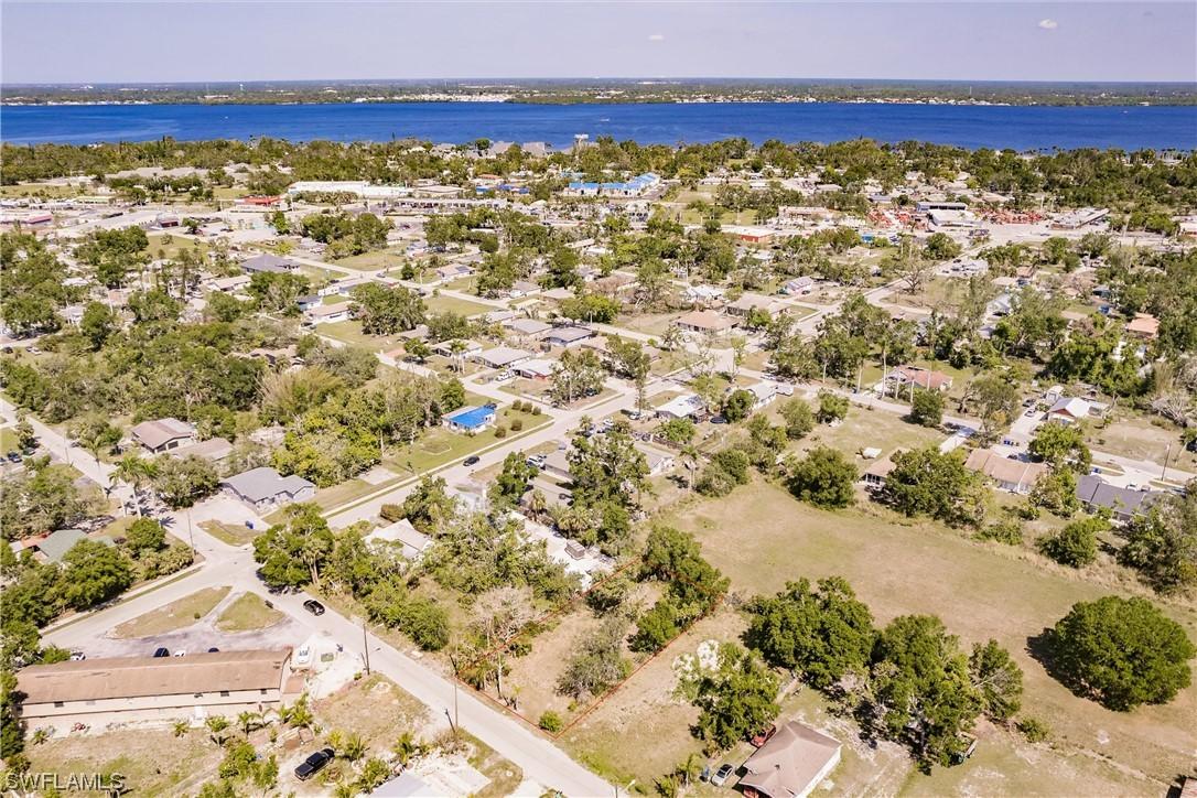 3825 Lora St., Fort Myers, FL 33916