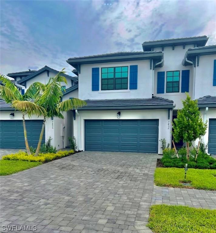7452 Rockefeller Dr., Naples, FL 34119