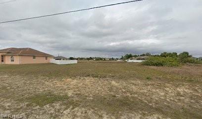2206 Christopher Ave., Lehigh Acres, FL 33971