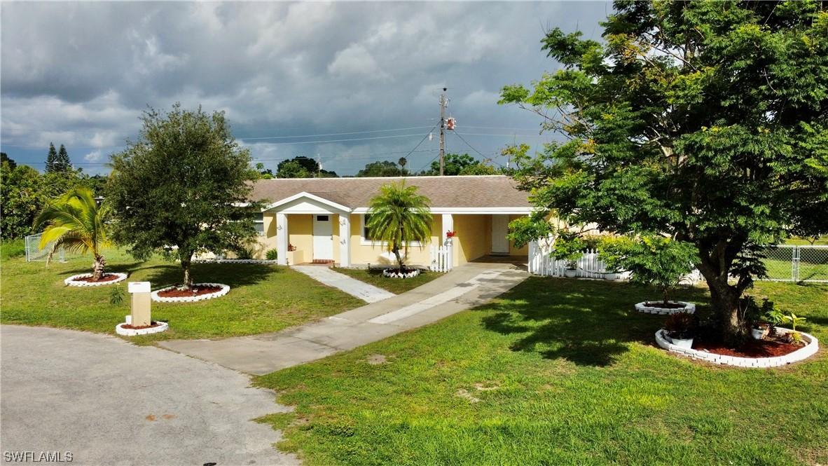 810 Coral Ave., Lehigh Acres, FL 33936