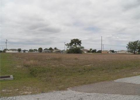 940 NW 7th Pl., Cape Coral, FL 33993