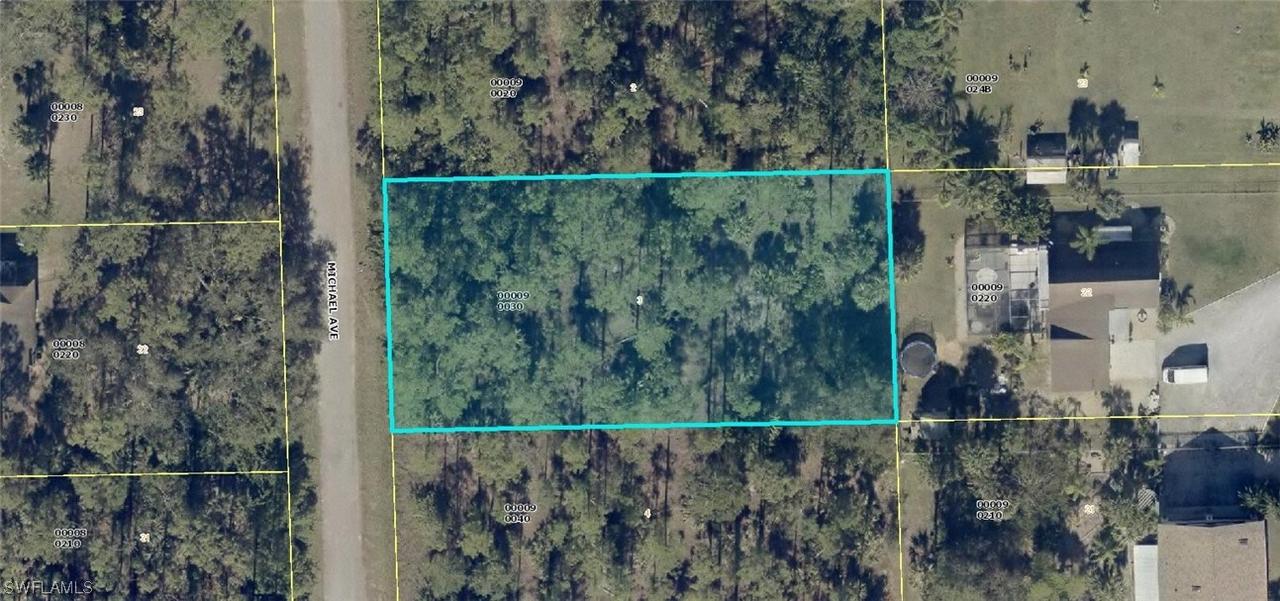 818 Michael Ave., Lehigh Acres, FL 33936