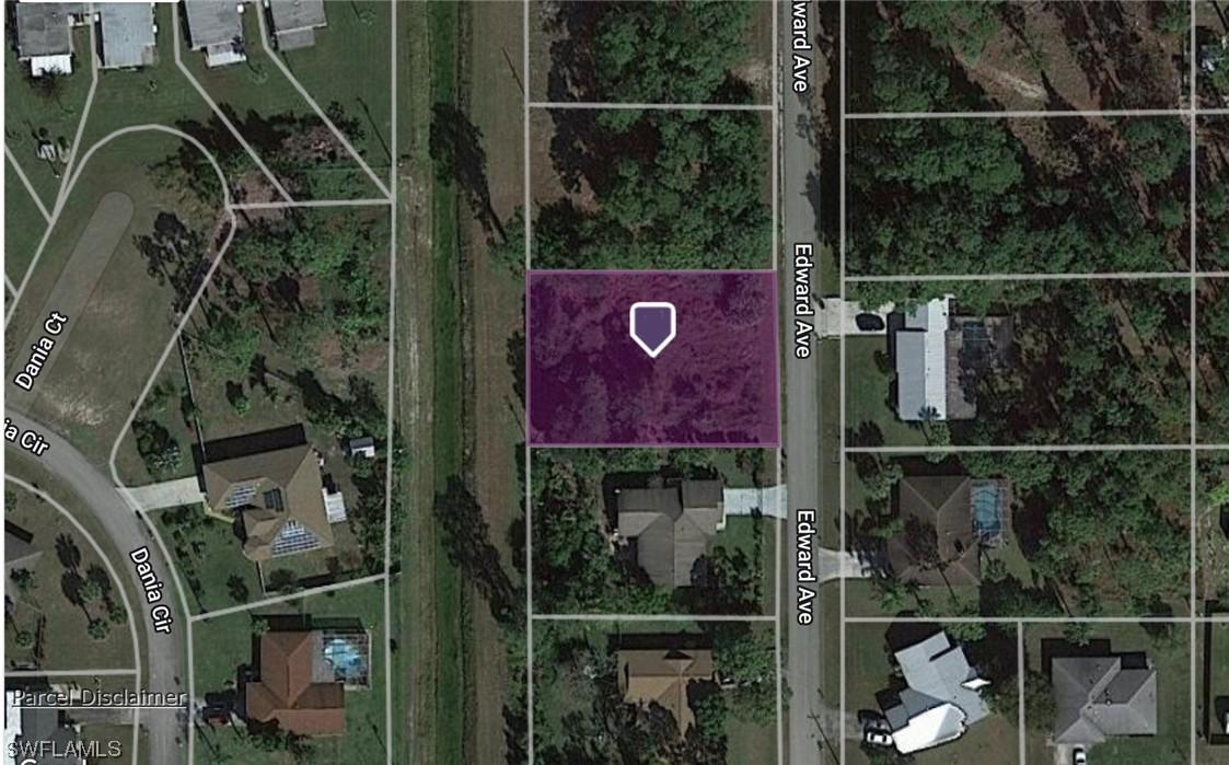 305 Edward Ave., Lehigh Acres, FL 33936