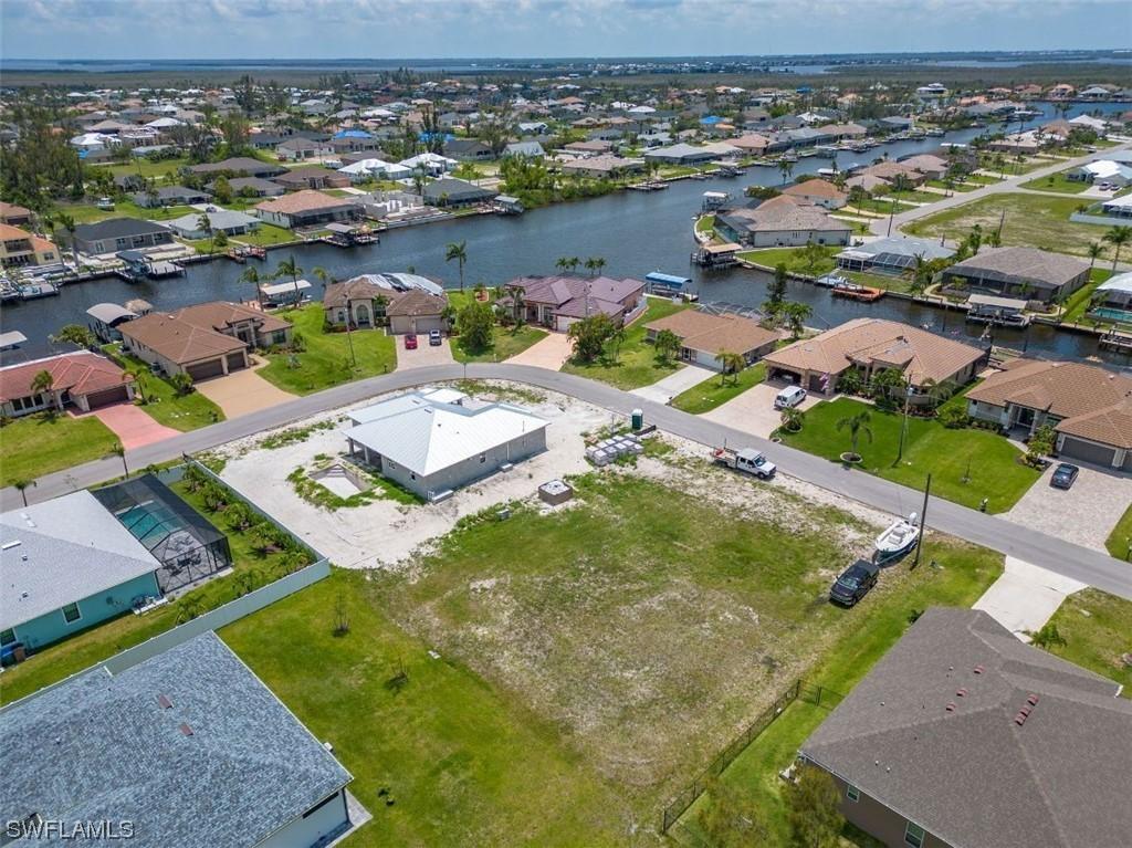 137 SW 35th Pl., Cape Coral, FL 33991