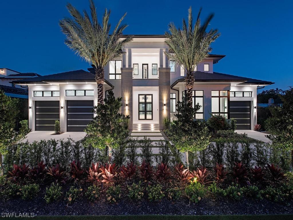 722 16th Ave., Naples, FL 34102