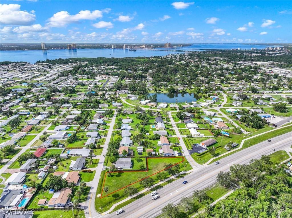 1402 Washington Dr., North Fort Myers, FL 33917