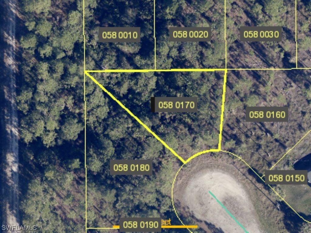 601 Maddock Pl., Lehigh Acres, FL 33974