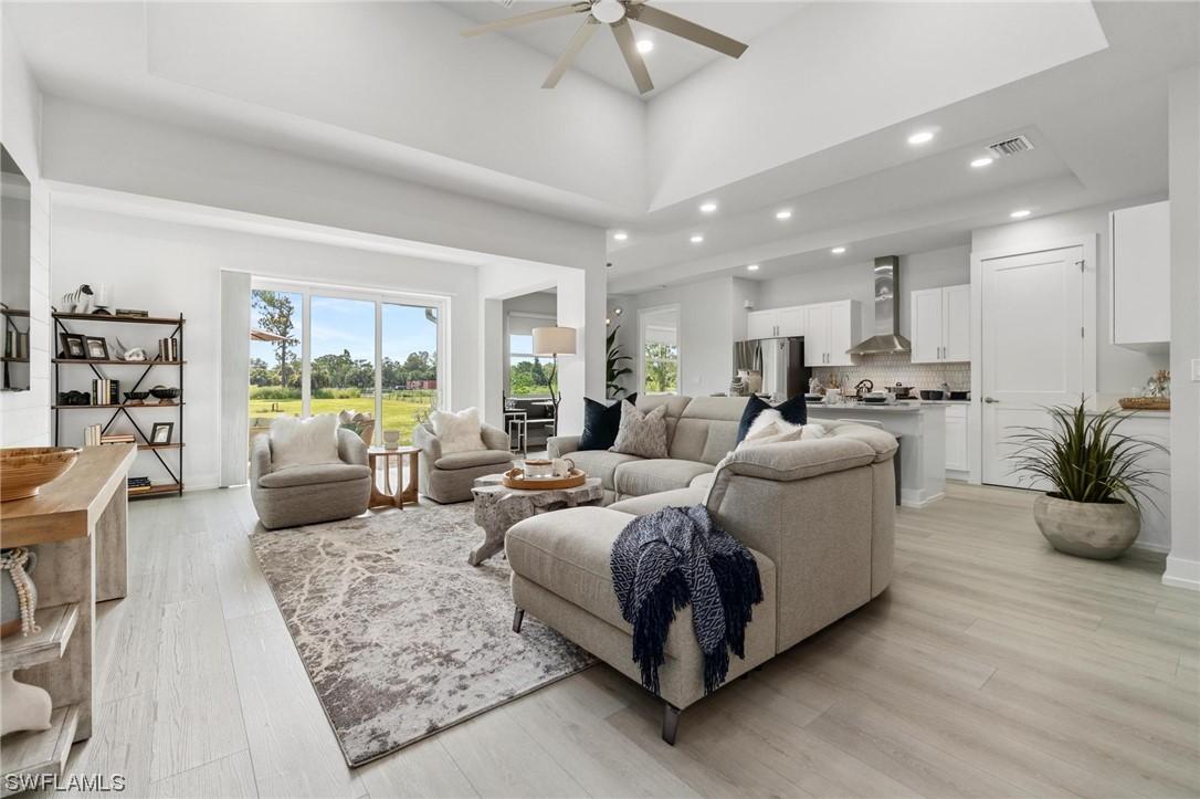 712 25th St., Naples, FL 34117