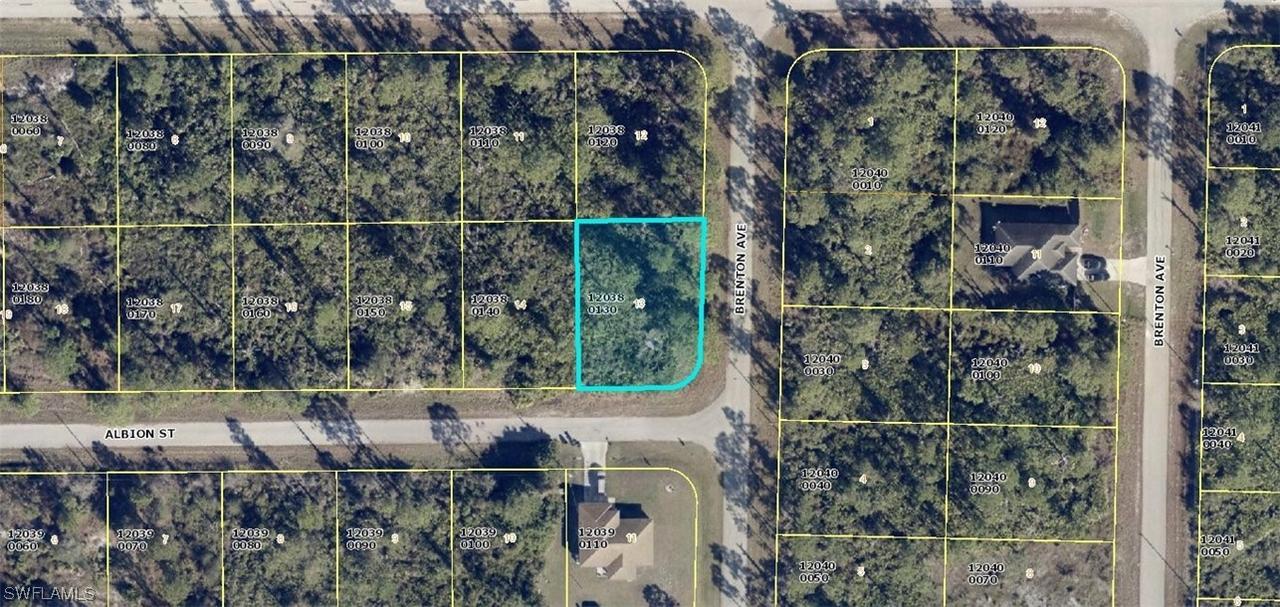 1035 Albion St., Lehigh Acres, FL 33974