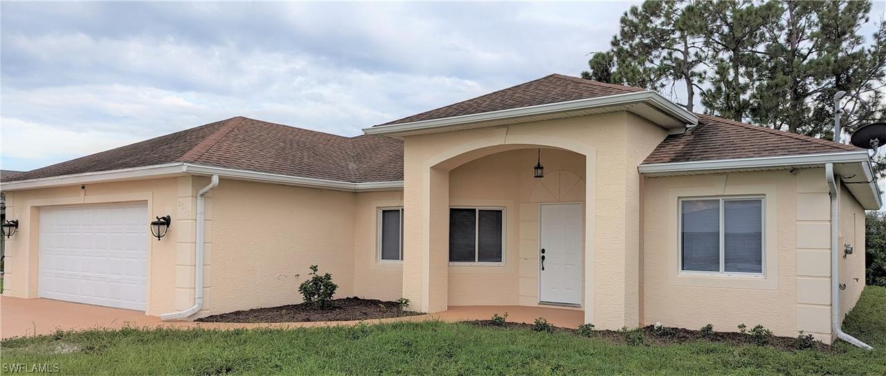 2613 11th St., Lehigh Acres, FL 33976
