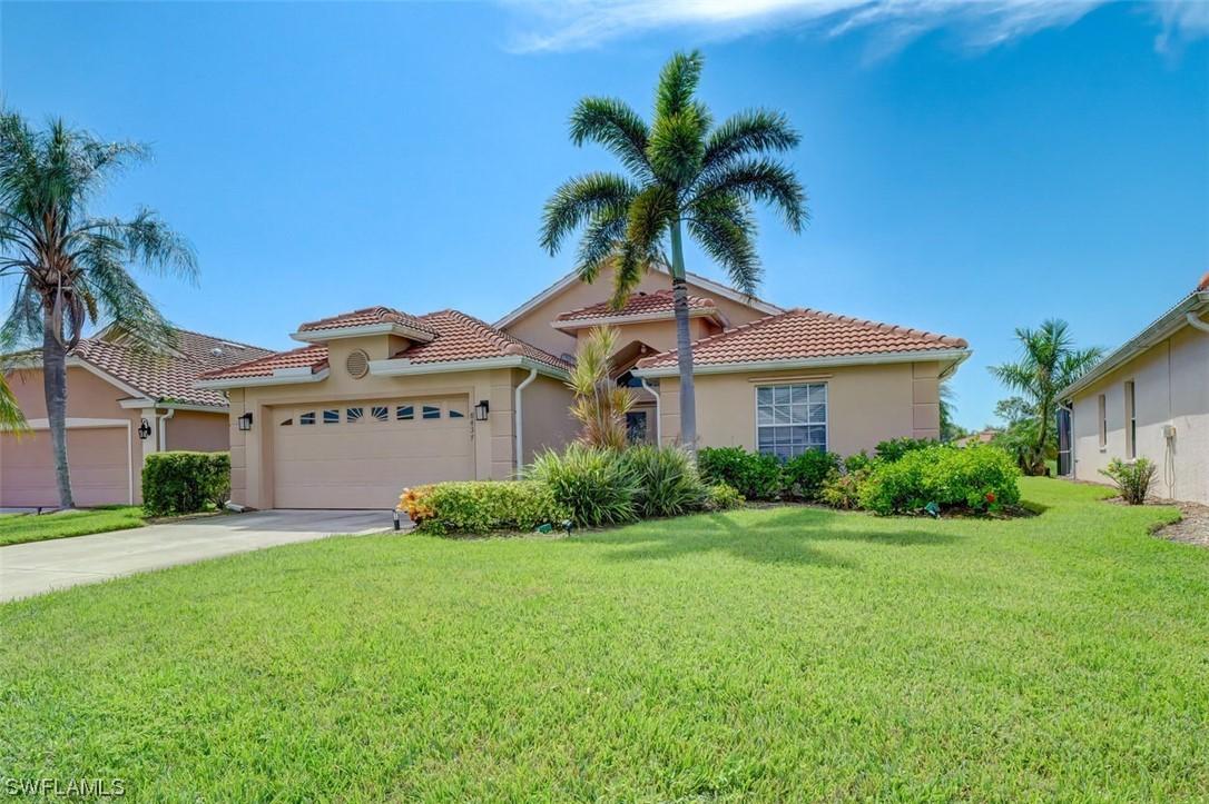 8437 Indian Wells Way, Naples, FL 34113