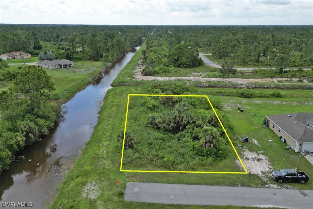 472 Genoa Ave., Lehigh Acres, FL 33974
