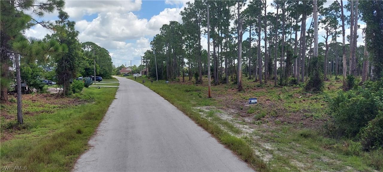 722 Phelps St., Lehigh Acres, FL 33974