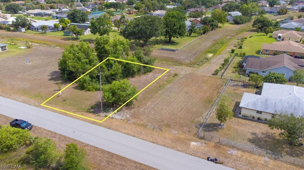 664 Manhattan St., Lehigh Acres, FL 33974