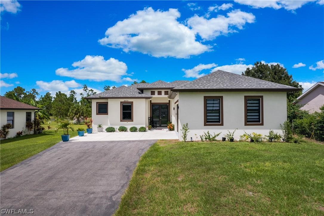 2571 41st Ave., Naples, FL 34120