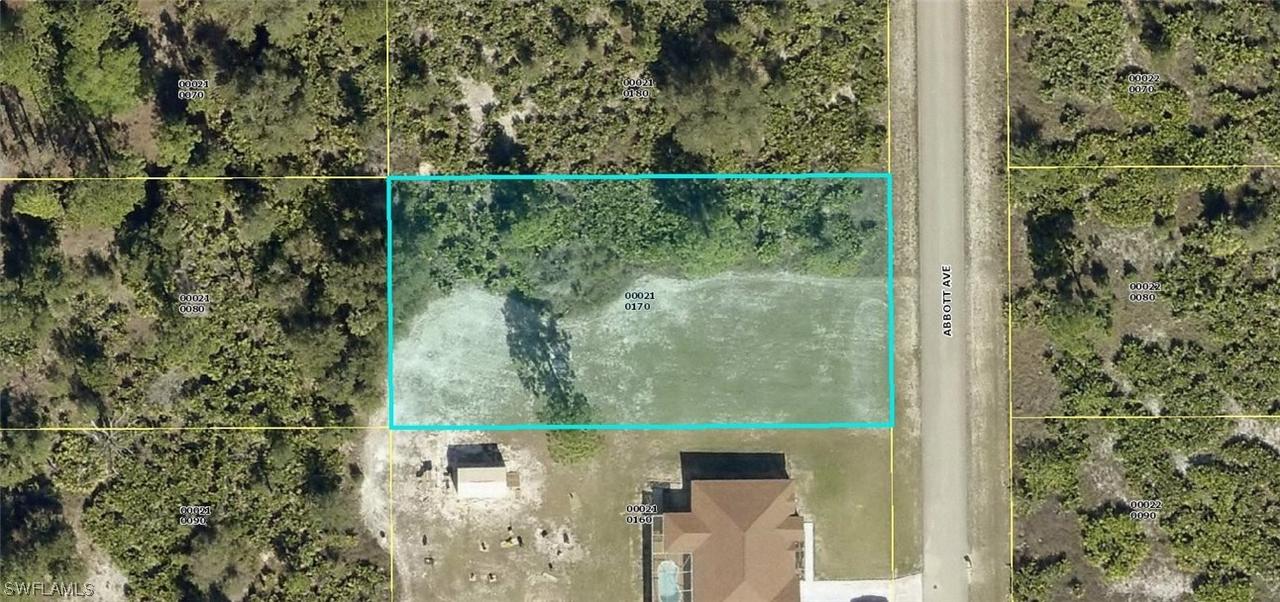 1309 Abbott Ave., Lehigh Acres, FL 33972