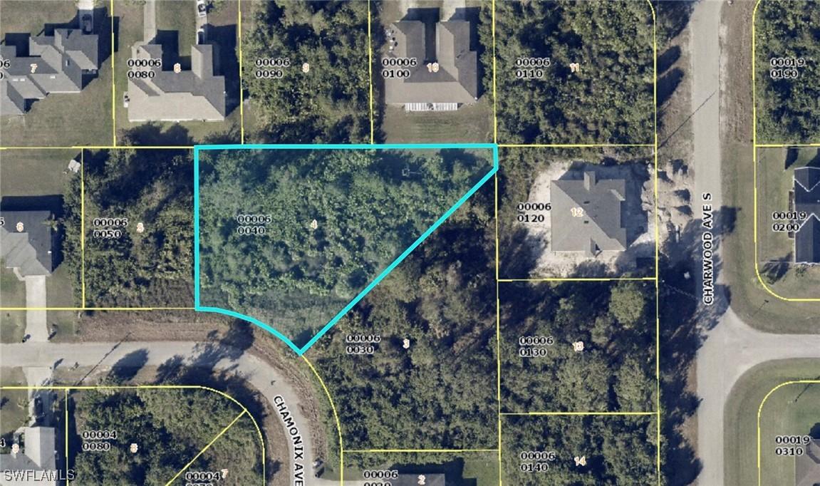 627 Chattman St., Lehigh Acres, FL 33974