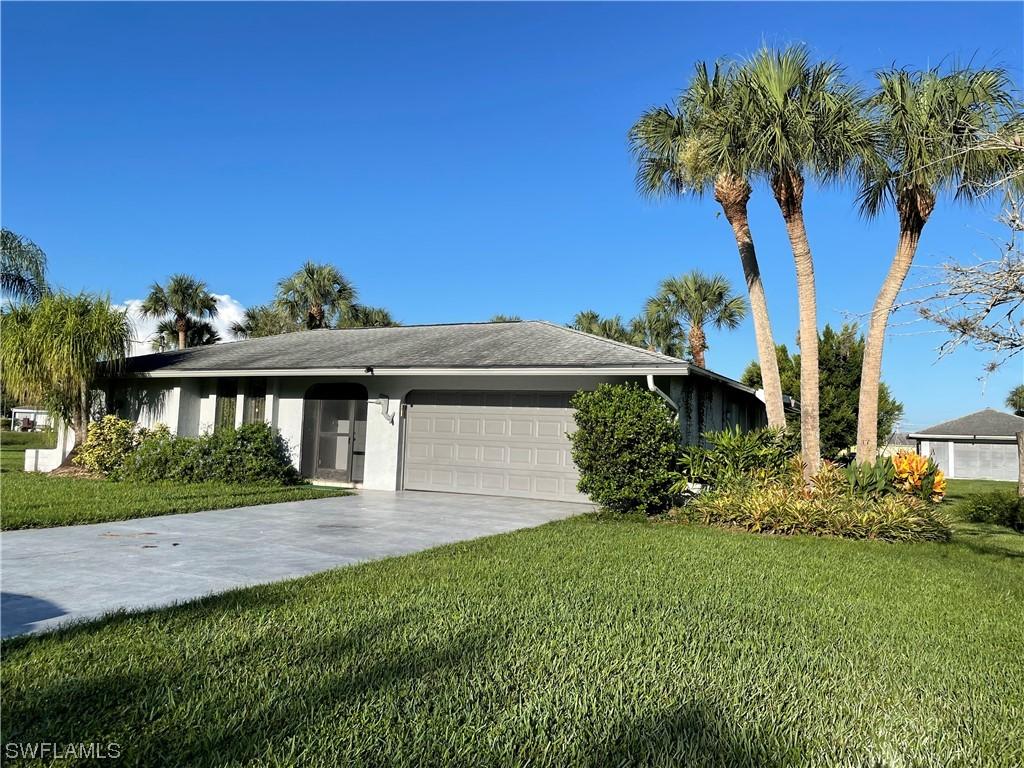 403 Palmetto Ave., Lehigh Acres, FL 33972