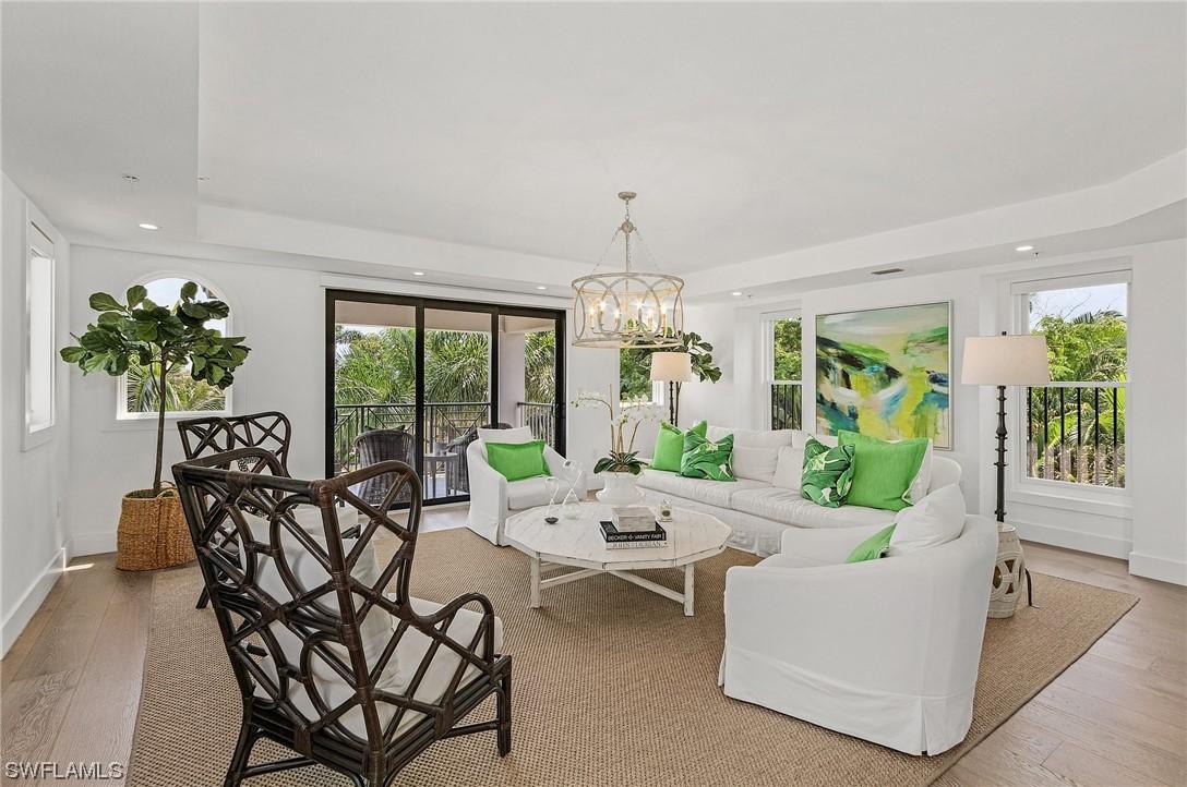 969 8th Ave. #301, Naples, FL 34102