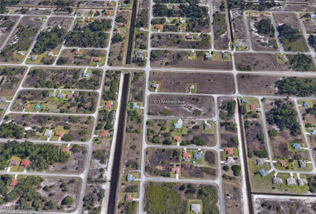 913 Mildred Ave., Lehigh Acres, FL 33974