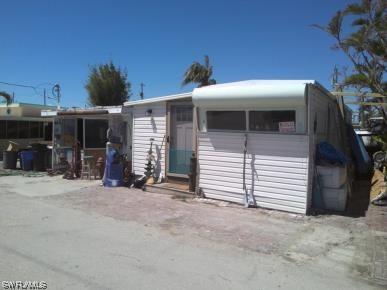 2610 Pine St., Matlacha, FL 33993