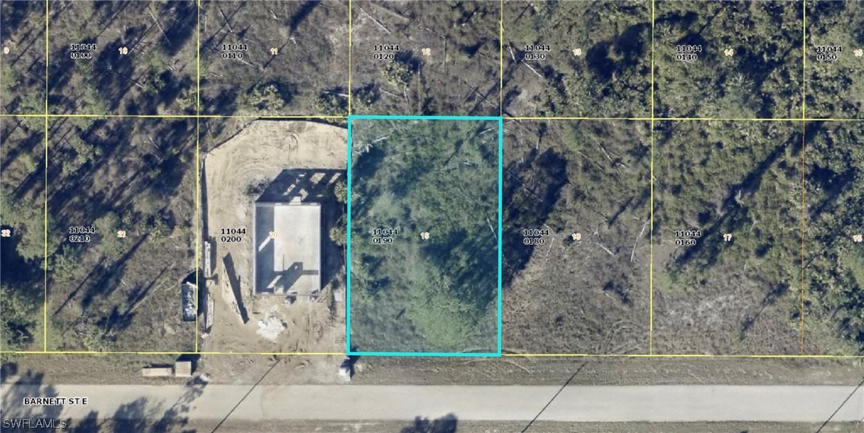 1053 Barnett St., Lehigh Acres, FL 33974