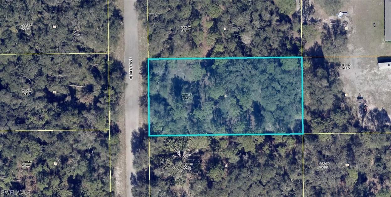 1916 Robert Ave., Lehigh Acres, FL 33972