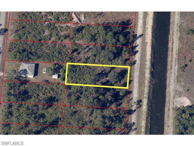 415 Hines Ave., Lehigh Acres, FL 33972