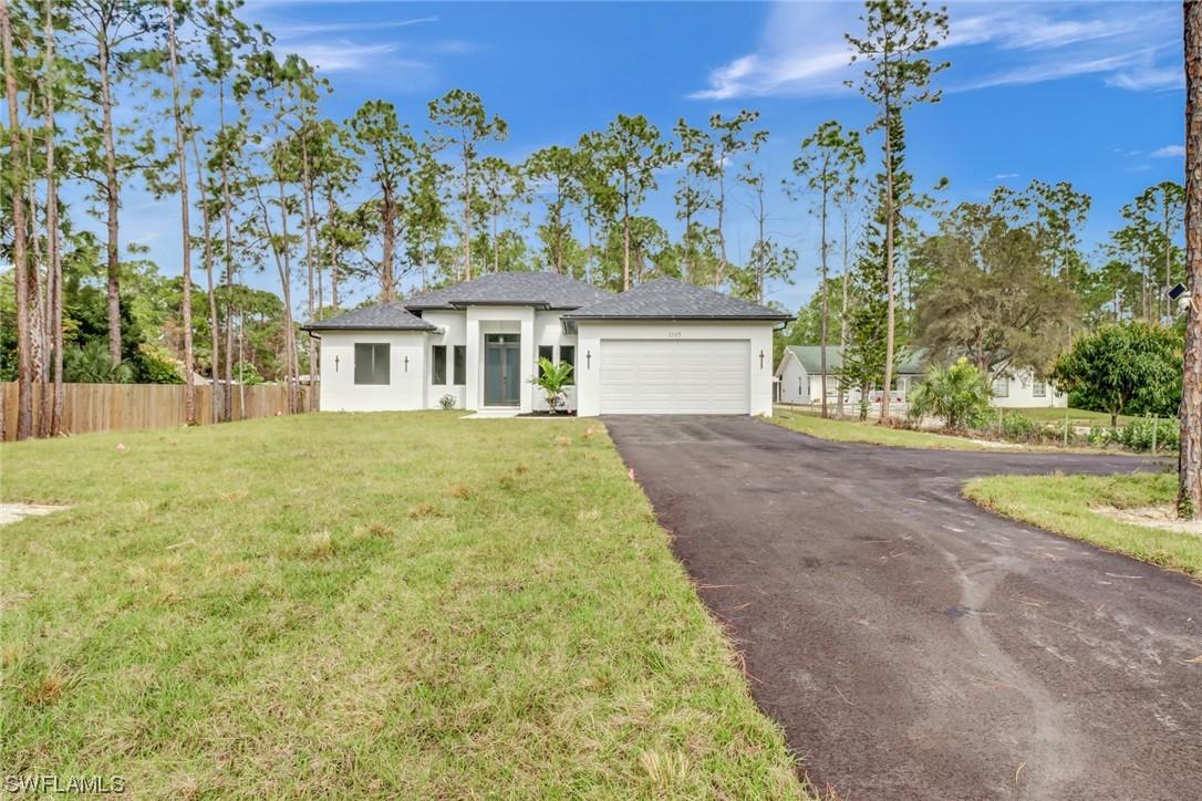 1105 22nd Ave., Naples, FL 34120