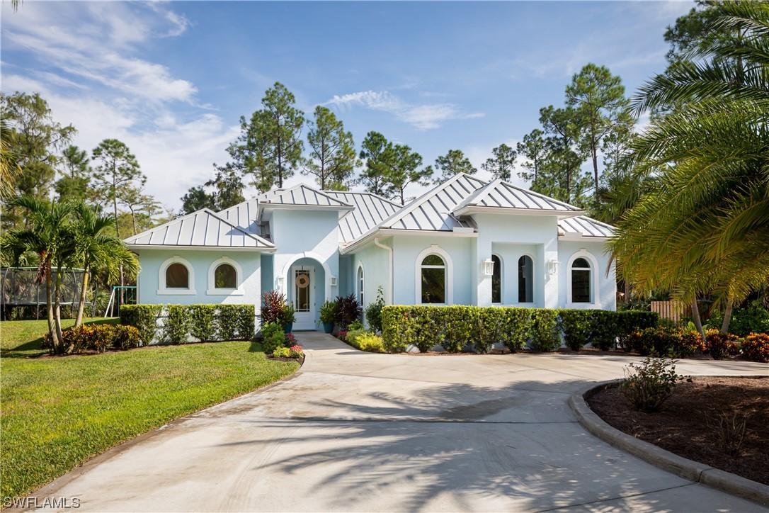 421 35th Ave., Naples, FL 34120