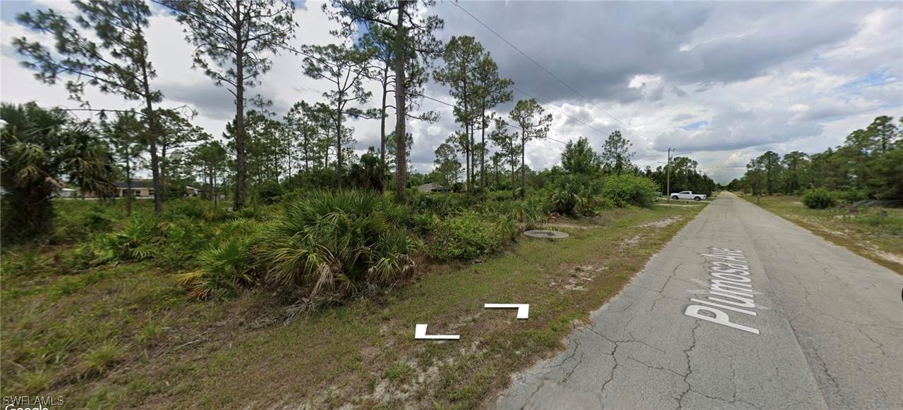 1012 Plumosa Ave., Lehigh Acres, FL 33972