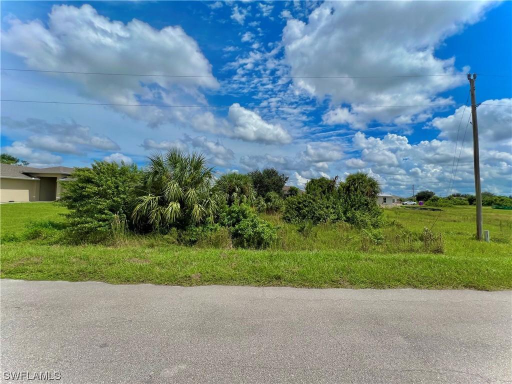 427 Petite Ave., Lehigh Acres, FL 33974