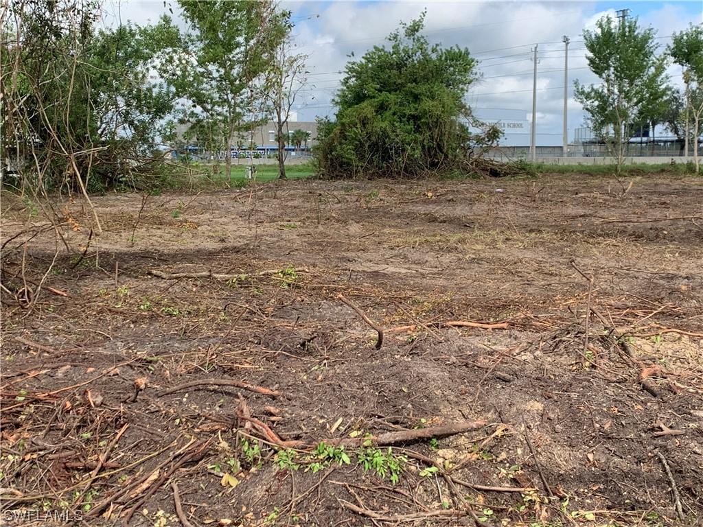 705 Ivan Ave., Lehigh Acres, FL 33971