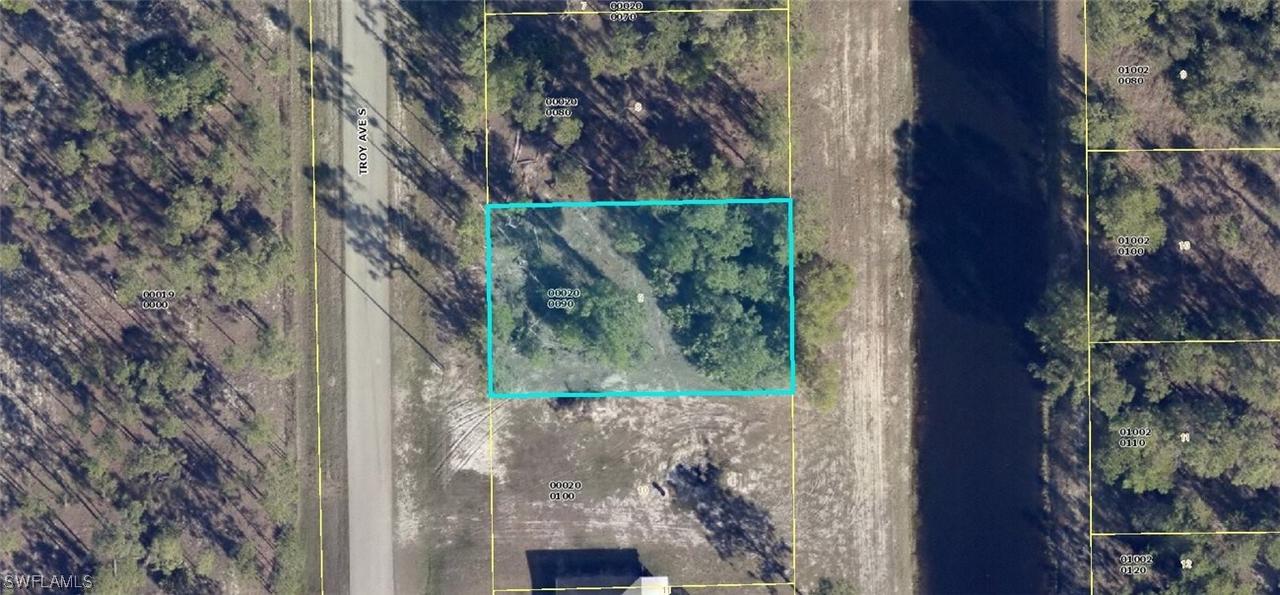 719 Troy Ave., Lehigh Acres, FL 33974