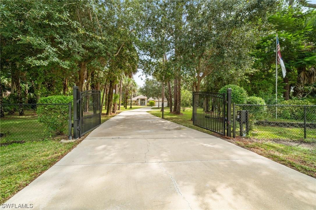 440 9th St., Naples, FL 34120